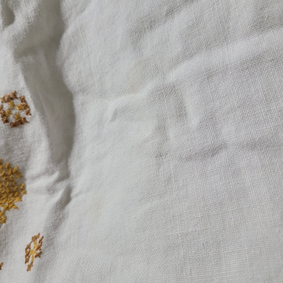 Vintage 1970s Embroidered Floral Tablecloth - Picture 3 of 4